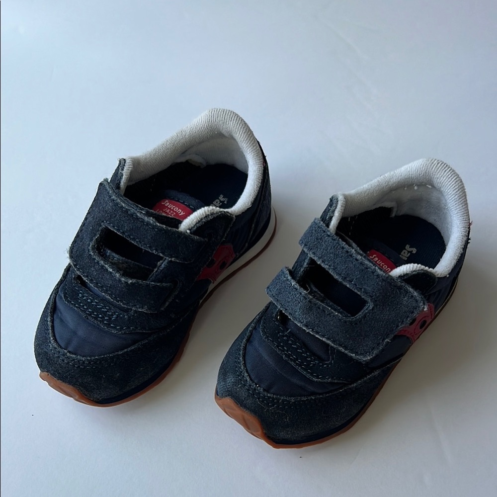 saucony jazz low pro velcro shoes, kids, size 6.5w